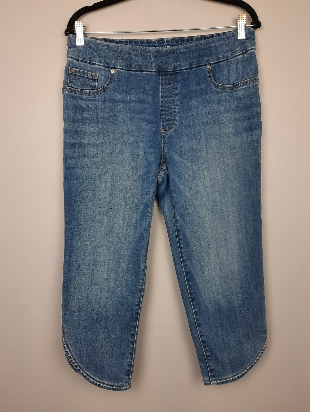 Chico's High Waist Pull On Denim Capri Pants size 6
